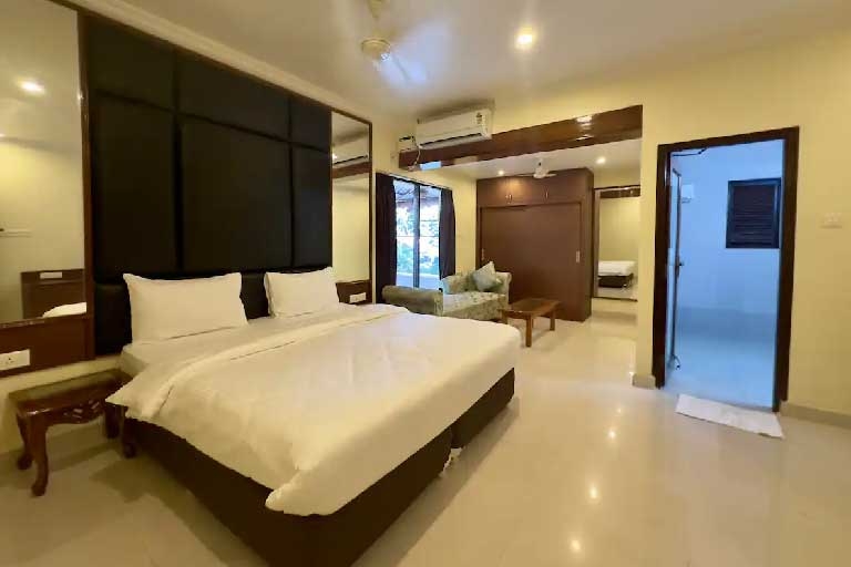 7 BHK Private Pool Baga Creek by Laze Around Us