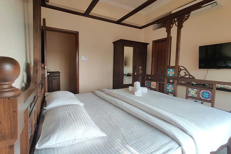 Beach Daze 2BHK Penthouse with Common Pool | Laze Around Us