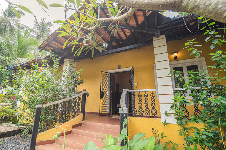 Sunshine Retreat- 2BHK Villa With Garden View